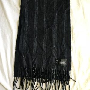 Geoffrey Beene 100% cashmere scarf